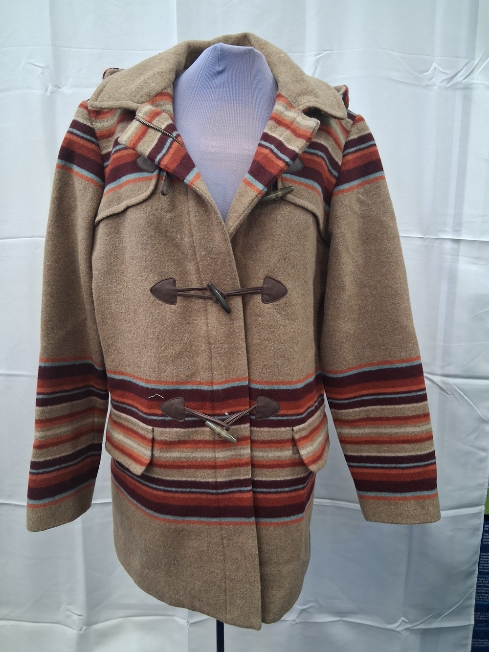 Pendleton Tan Coat 100% Virgin Wool , Size M, Item 159